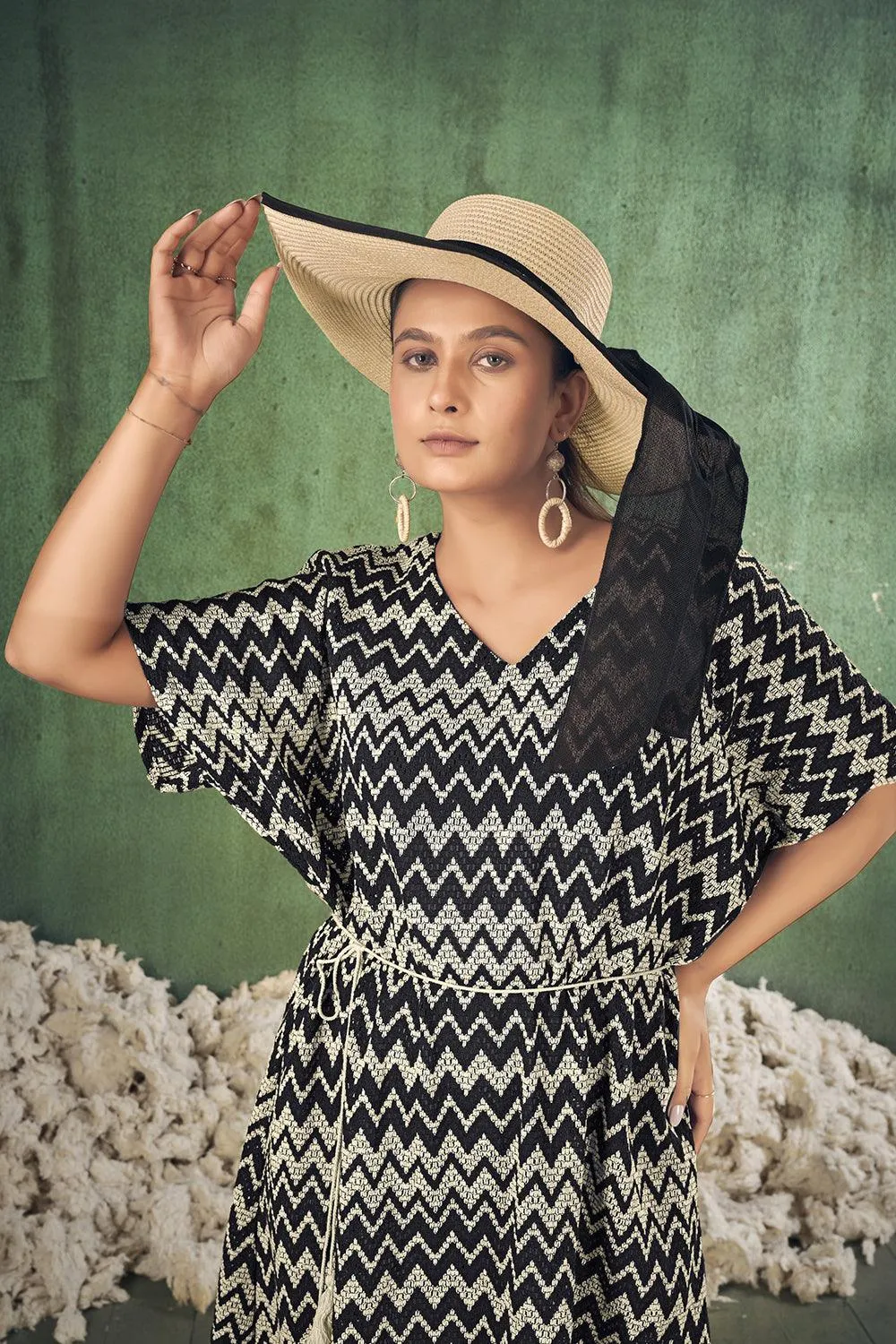 Black and Off White Zig Zag Knitted Beach Wear Dress