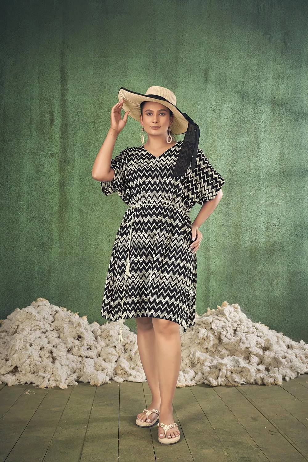 Black and Off White Zig Zag Knitted Beach Wear Dress