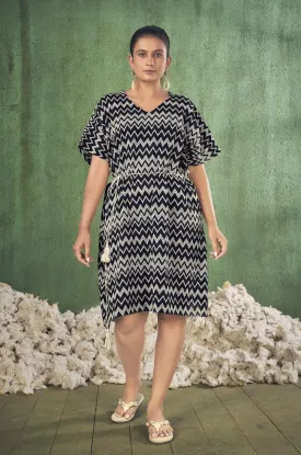 Black and Off White Zig Zag Knitted Beach Wear Dress