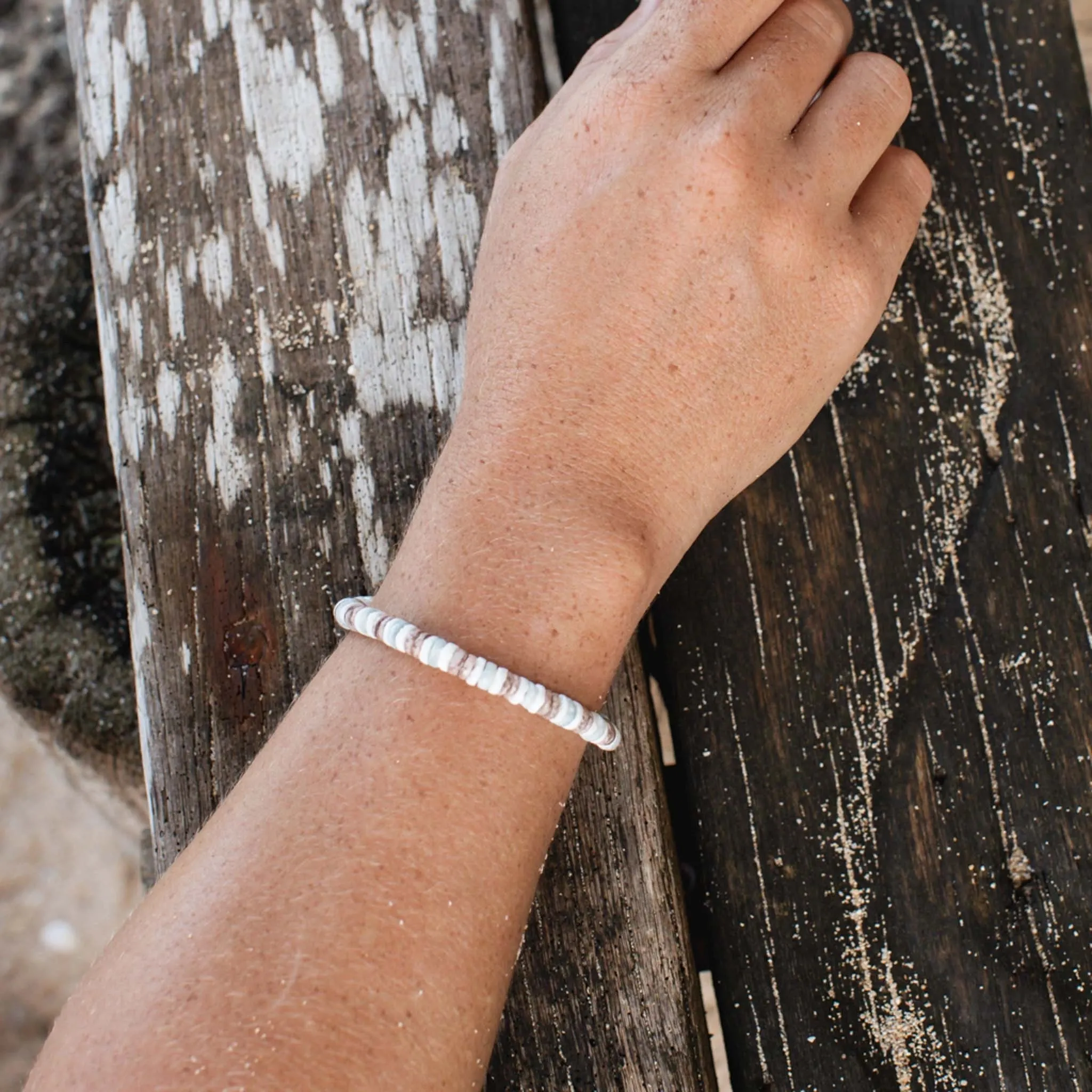 Klayar Puka Shell Bracelet