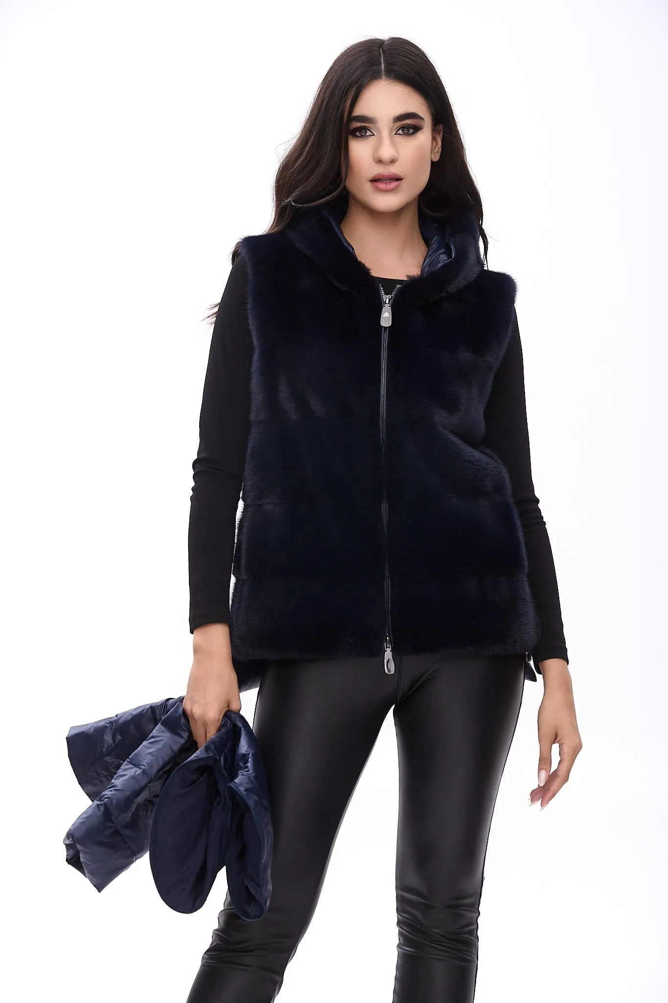Short hooded down jacket with mink