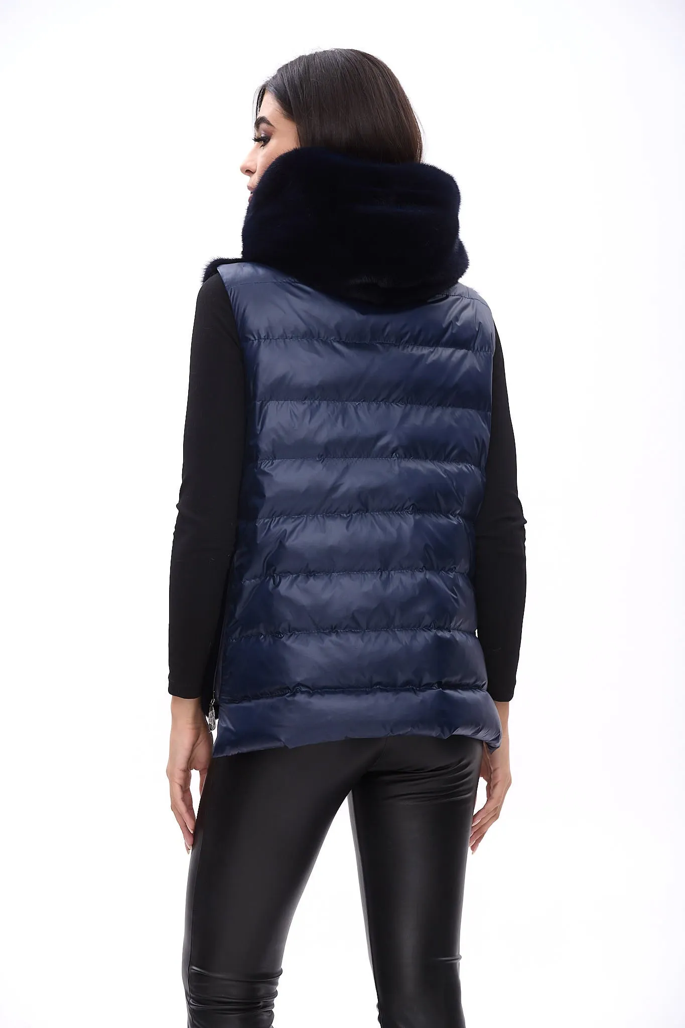 Short hooded down jacket with mink